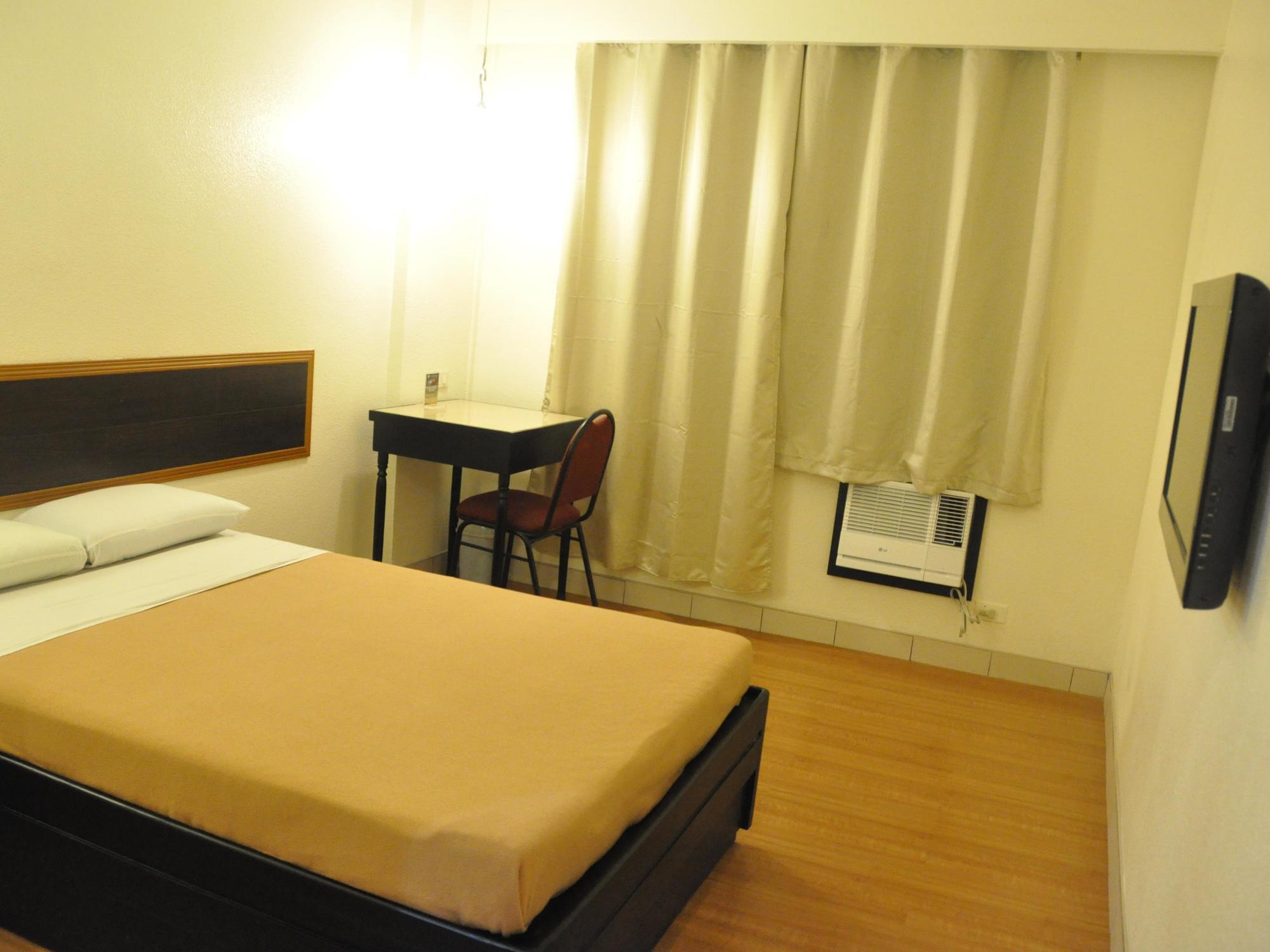 Iloilo Midtown Hotel Exteriör bild