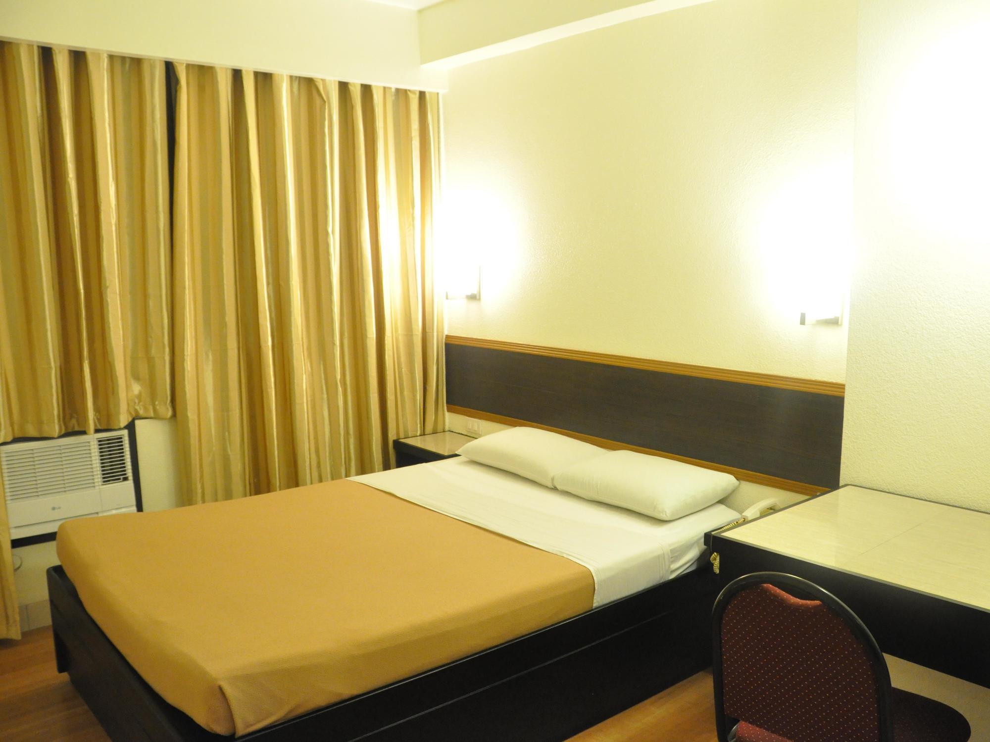 Iloilo Midtown Hotel Exteriör bild